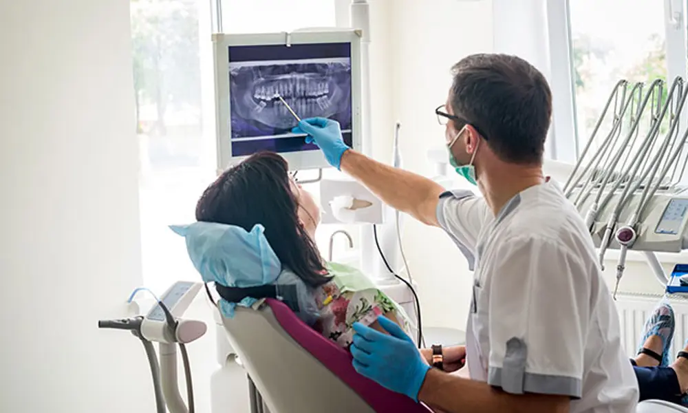 تأثیر دوره‌های آموزشی و تجربه دندانپزشک بر قیمت خدمات دندانپزشکی